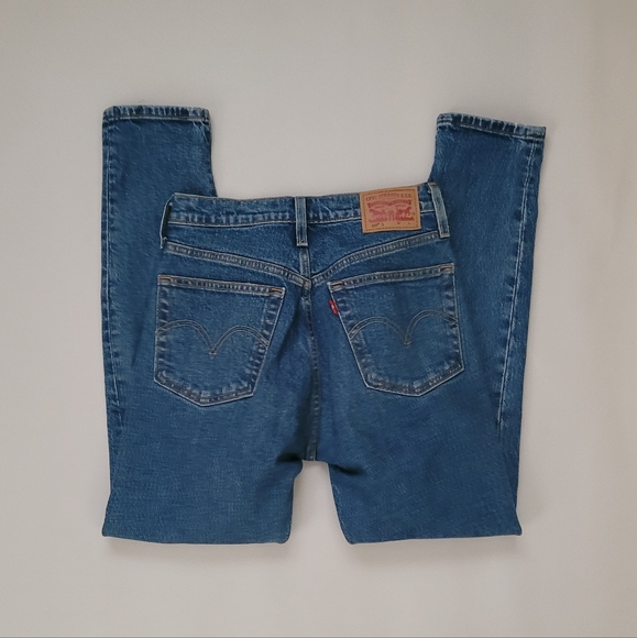 Levi's Wedgie High Waist Button Fly Destroyed Ankle Jeans 24 x 28 S40197 - Picture 4 of 8